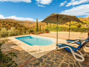 Classy Holiday Home in Guaro with Private Swimming Pool Guaro